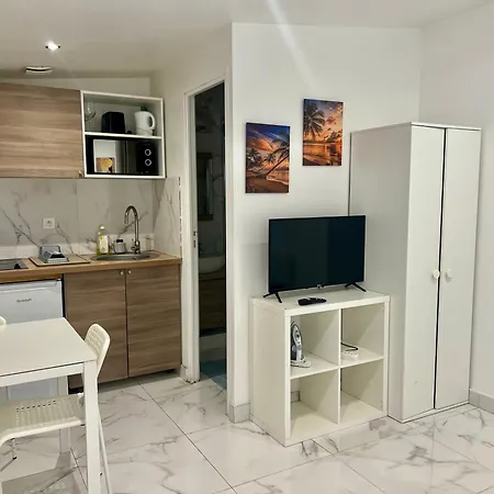Chemin De Fer, Super Et Appartement