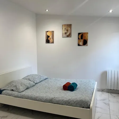 Chemin De Fer, Super Et Apartment *